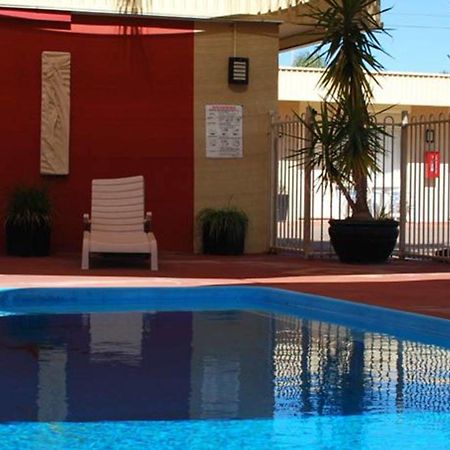 Desert Sand Motor Inn Брокен-Гілл Екстер'єр фото