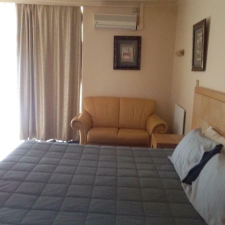 Desert Sand Motor Inn Брокен-Гілл Екстер'єр фото