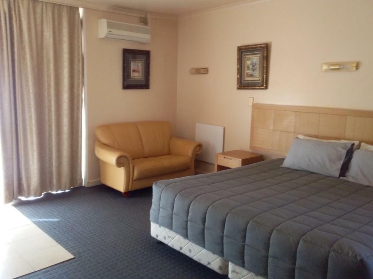 Desert Sand Motor Inn Брокен-Гілл Екстер'єр фото